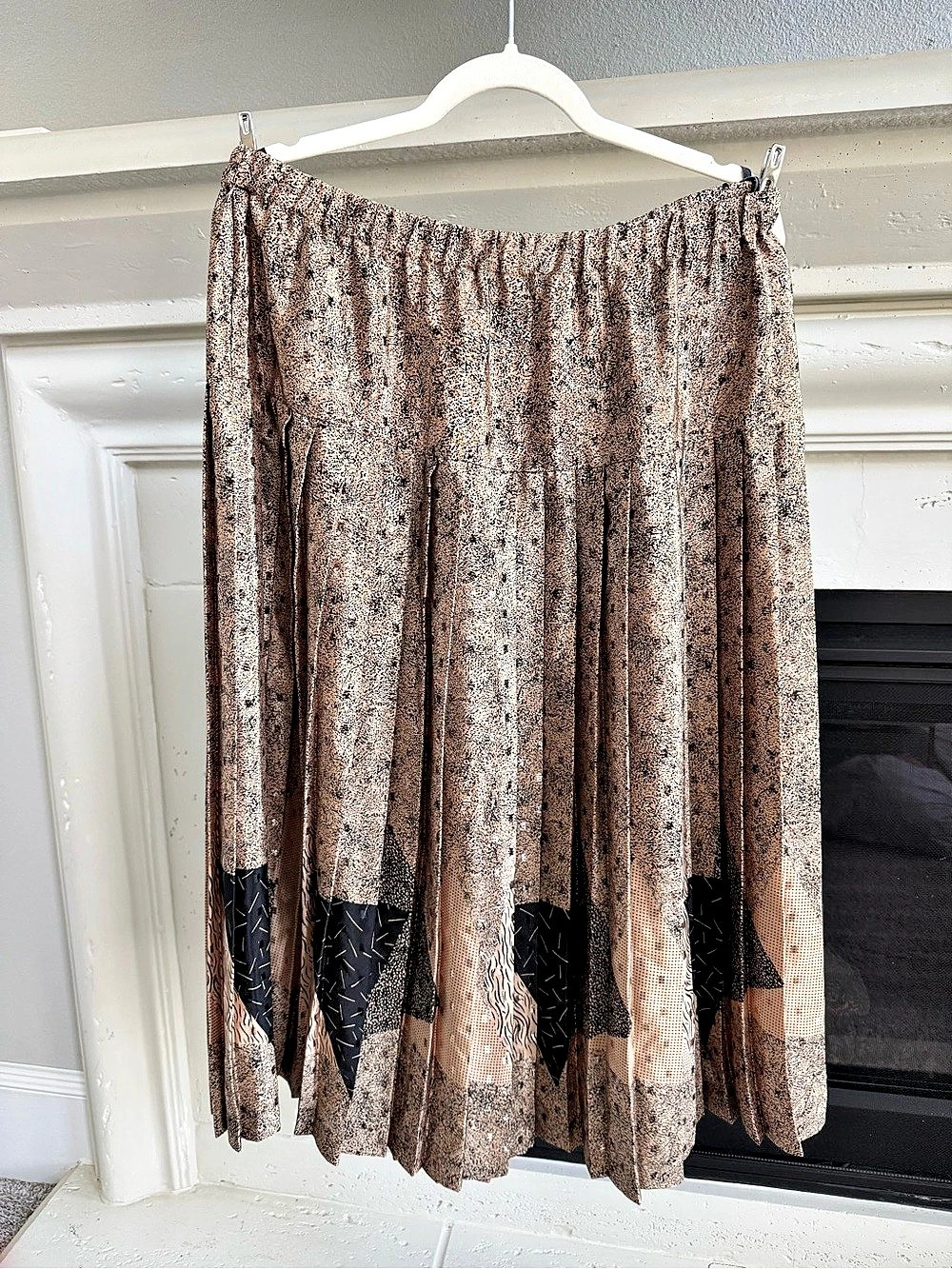 Vintage Pleated Abstract Midi Skirt in Brown & Black